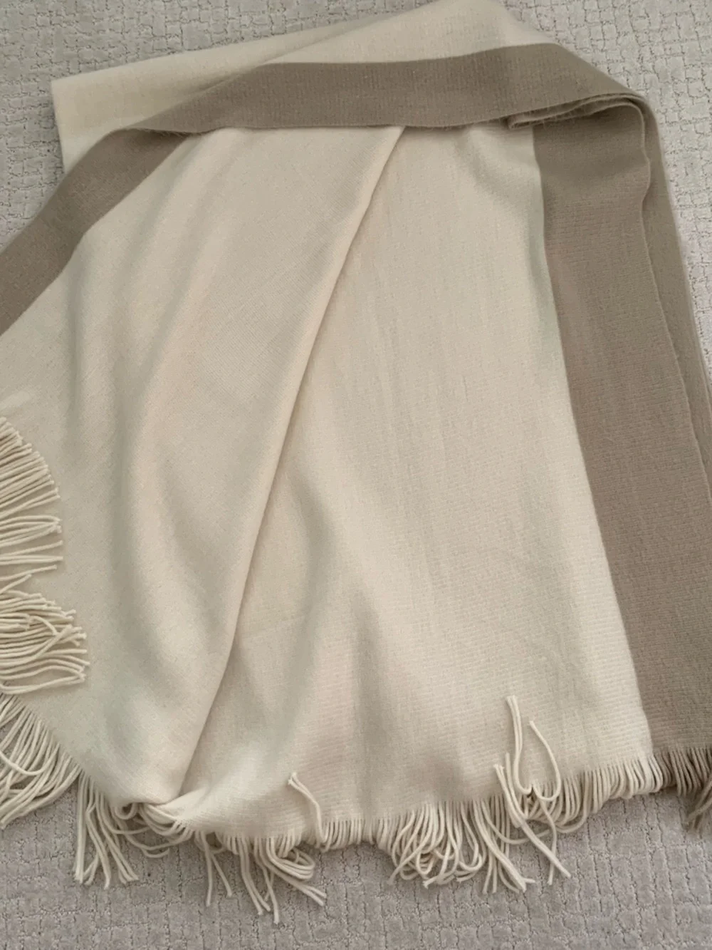 Crate&Barrel Two-Tone Fringe Throw in Cream and Tan Size 55” x 70” Soft